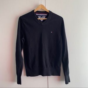 Tommy Hilfiger navy blue sweatshirt